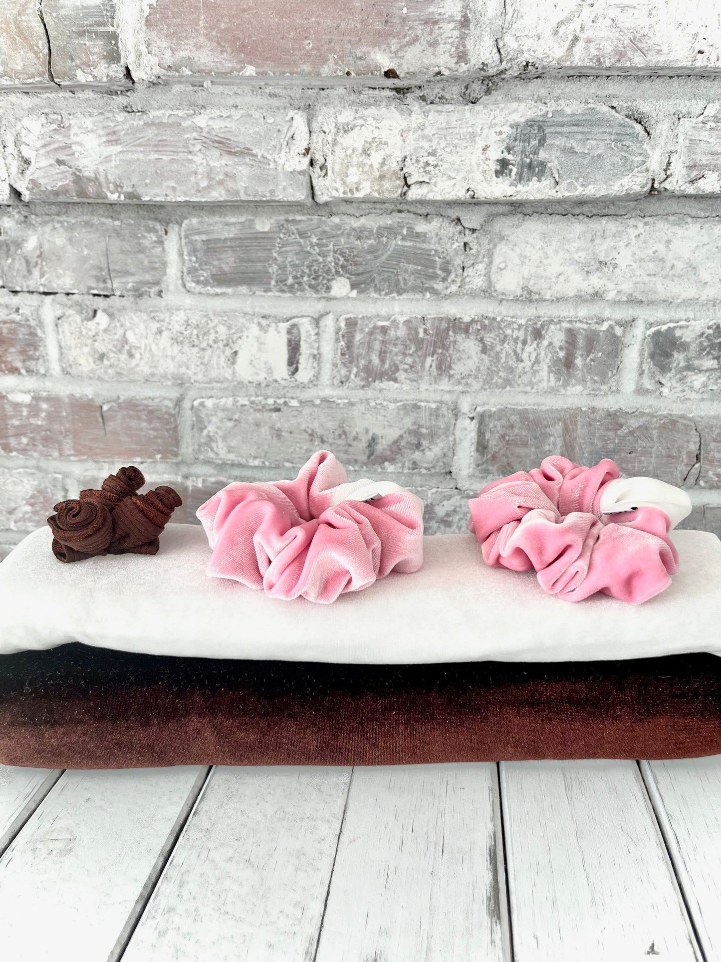 Mini Strawberry Macaron