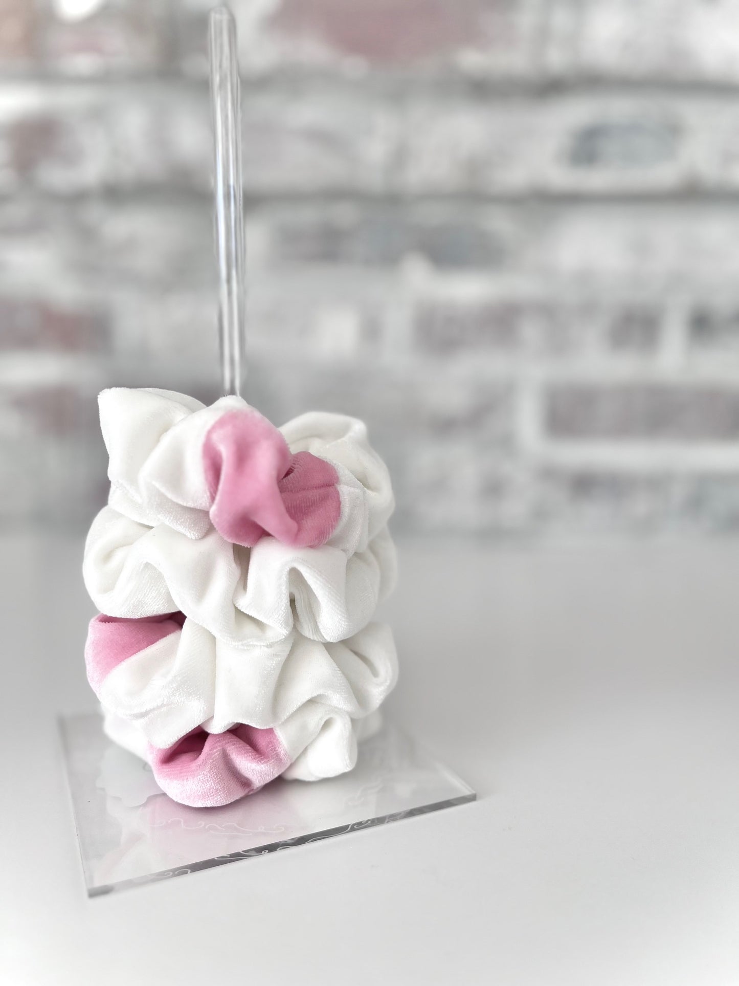 Short Scrunchie Bow Holder